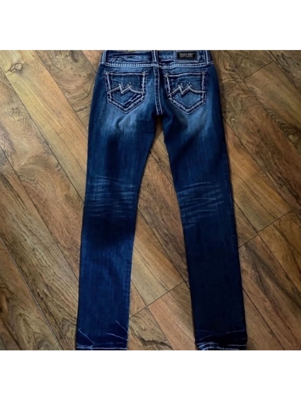 Gorgeous Miss Me Skinny Jeans with Beautiful Detailed Pockets 32” Inseam
